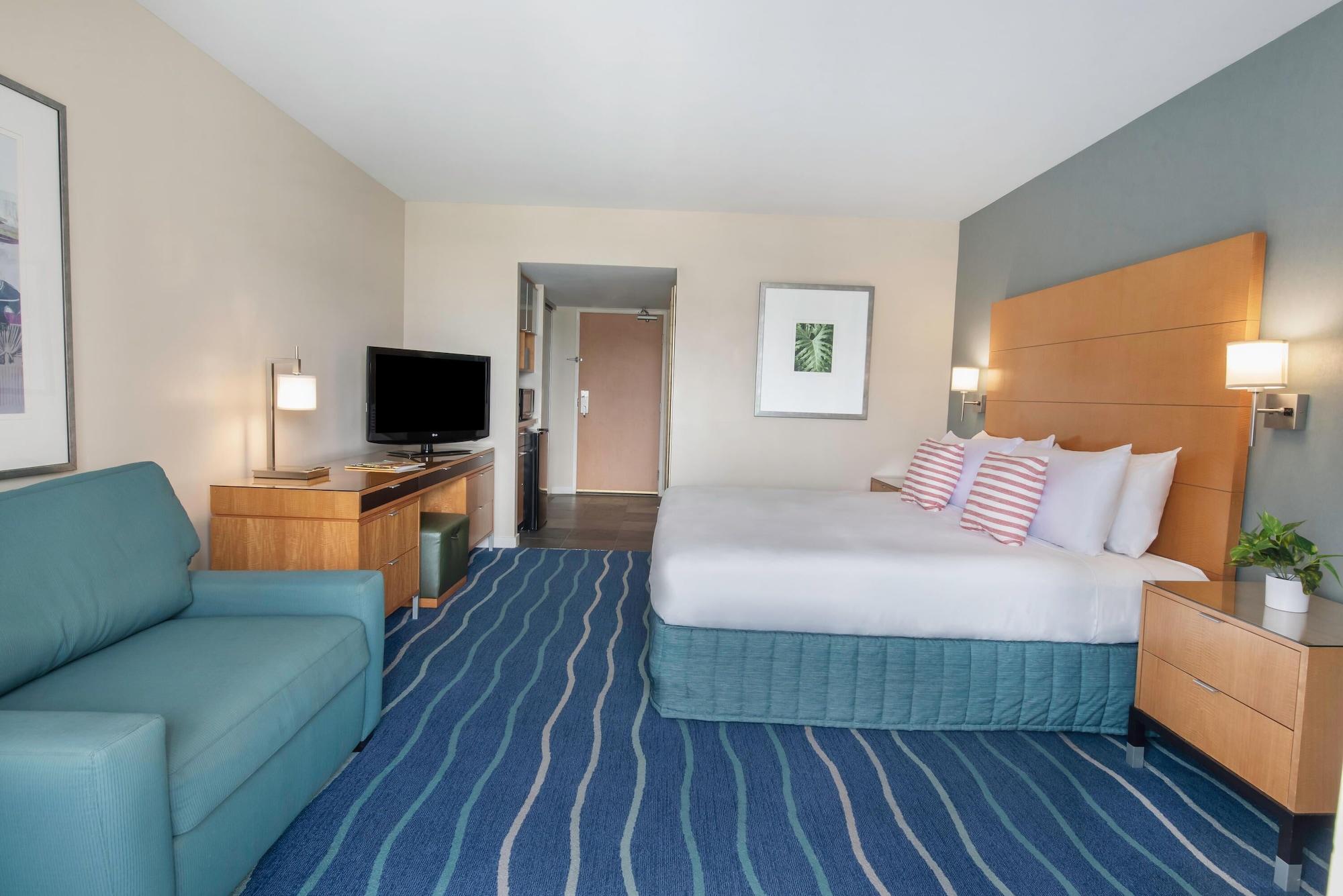 Hotel Ala Moana By Mantra 3*