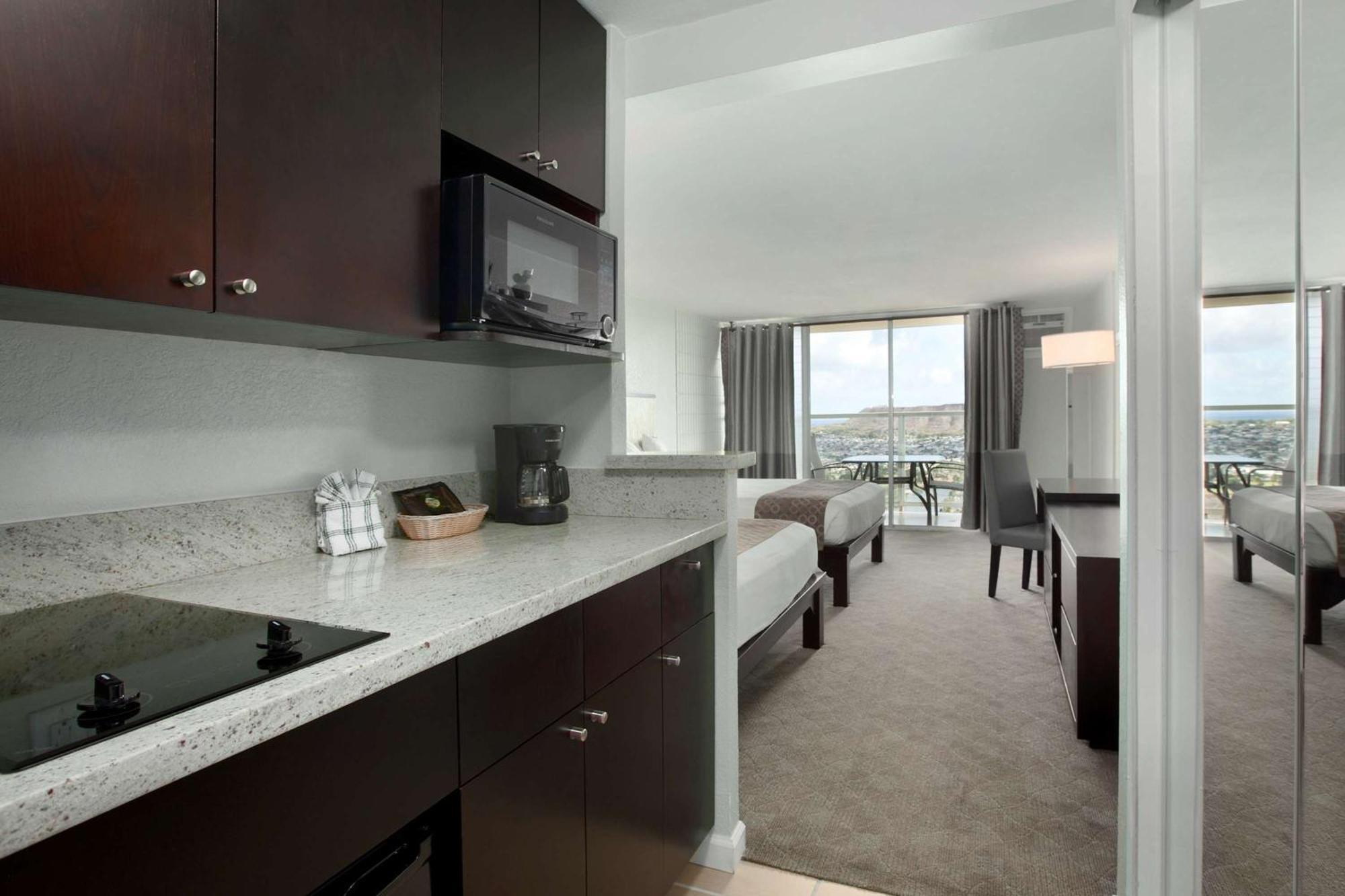 Island Colony Aparthotel 3*