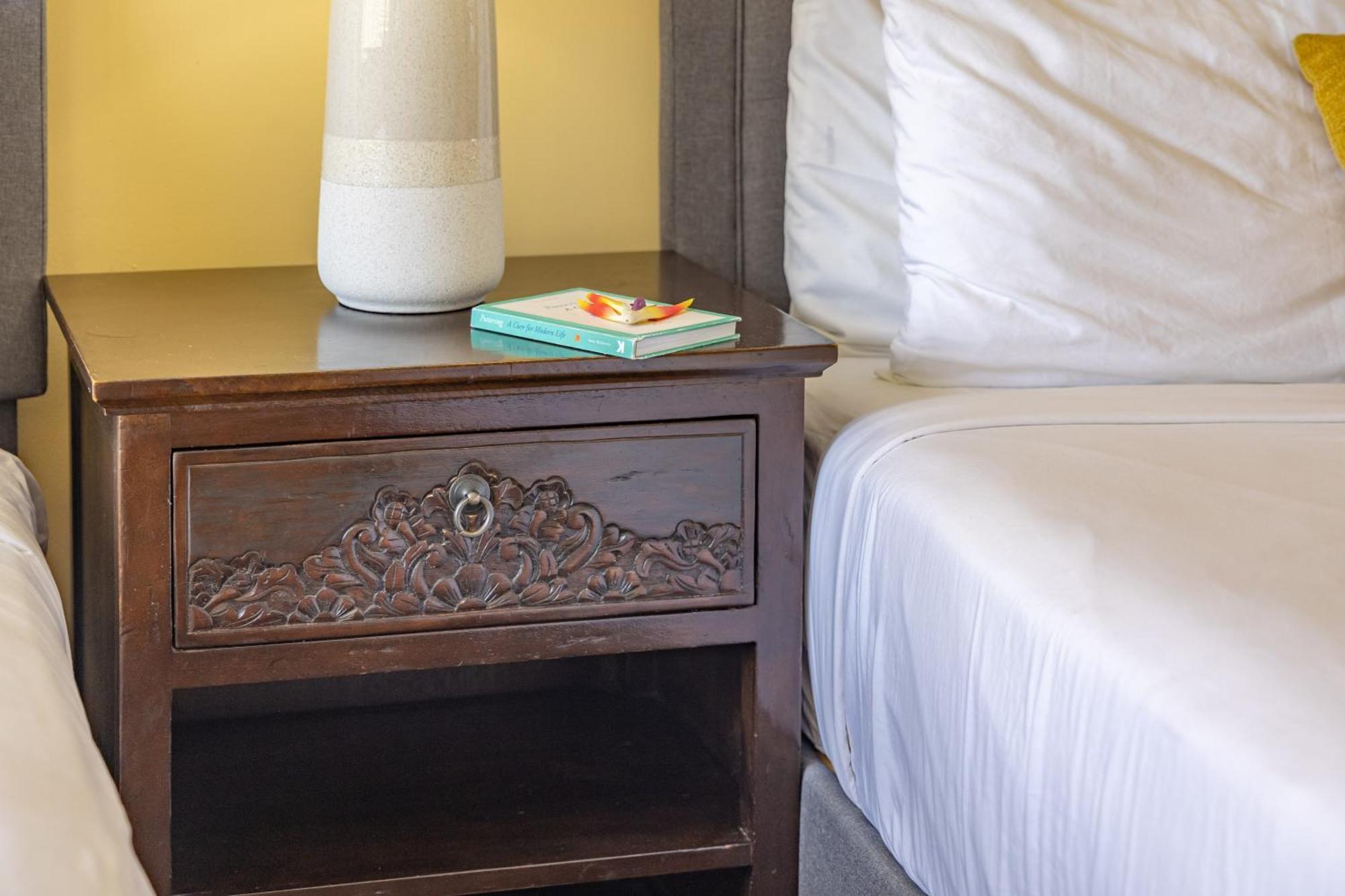 Beautiful 1br, Steps To Waikiki And Parking Apartment Honolulu