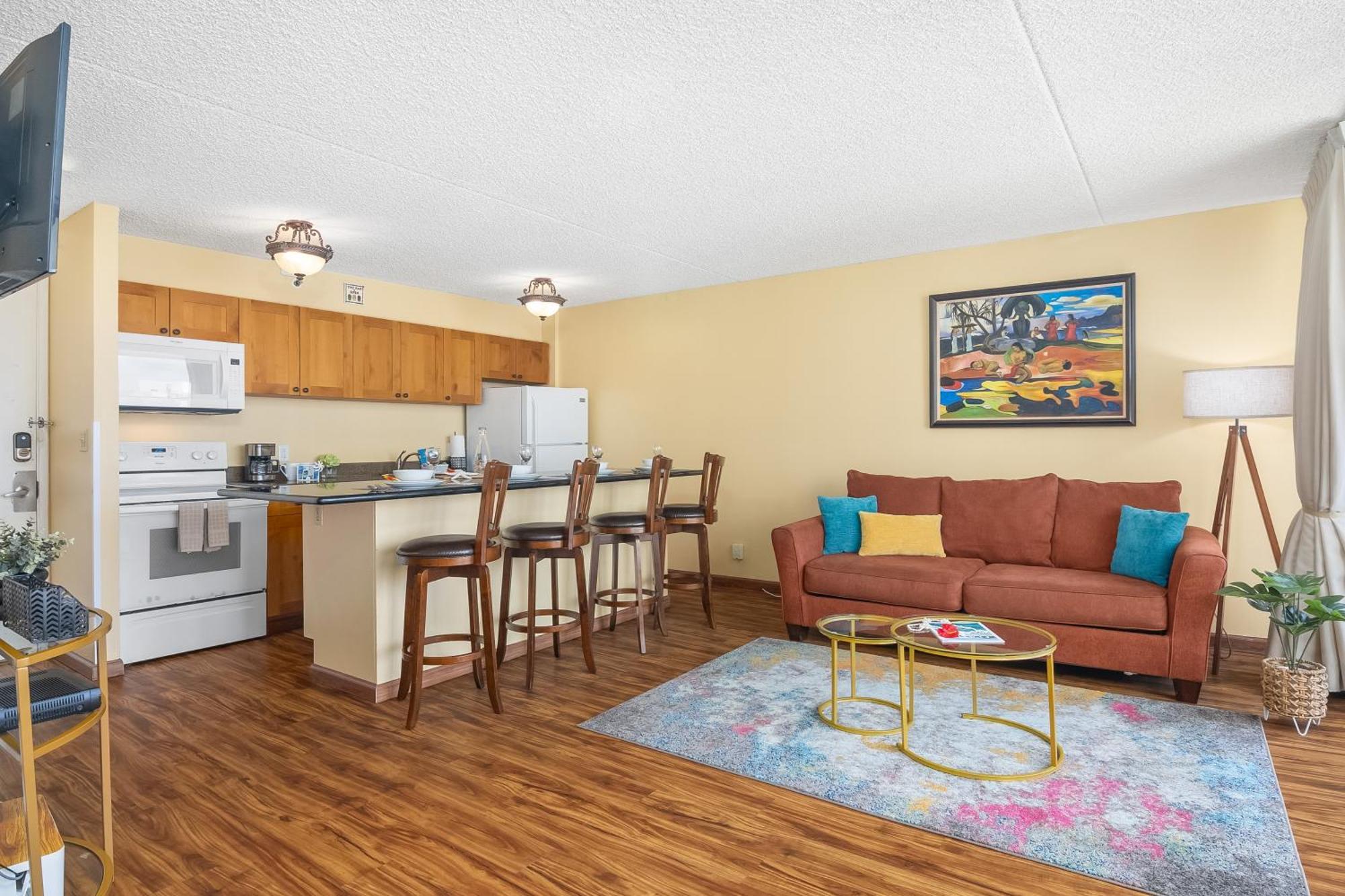 Beautiful 1br, Steps To Waikiki And Parking