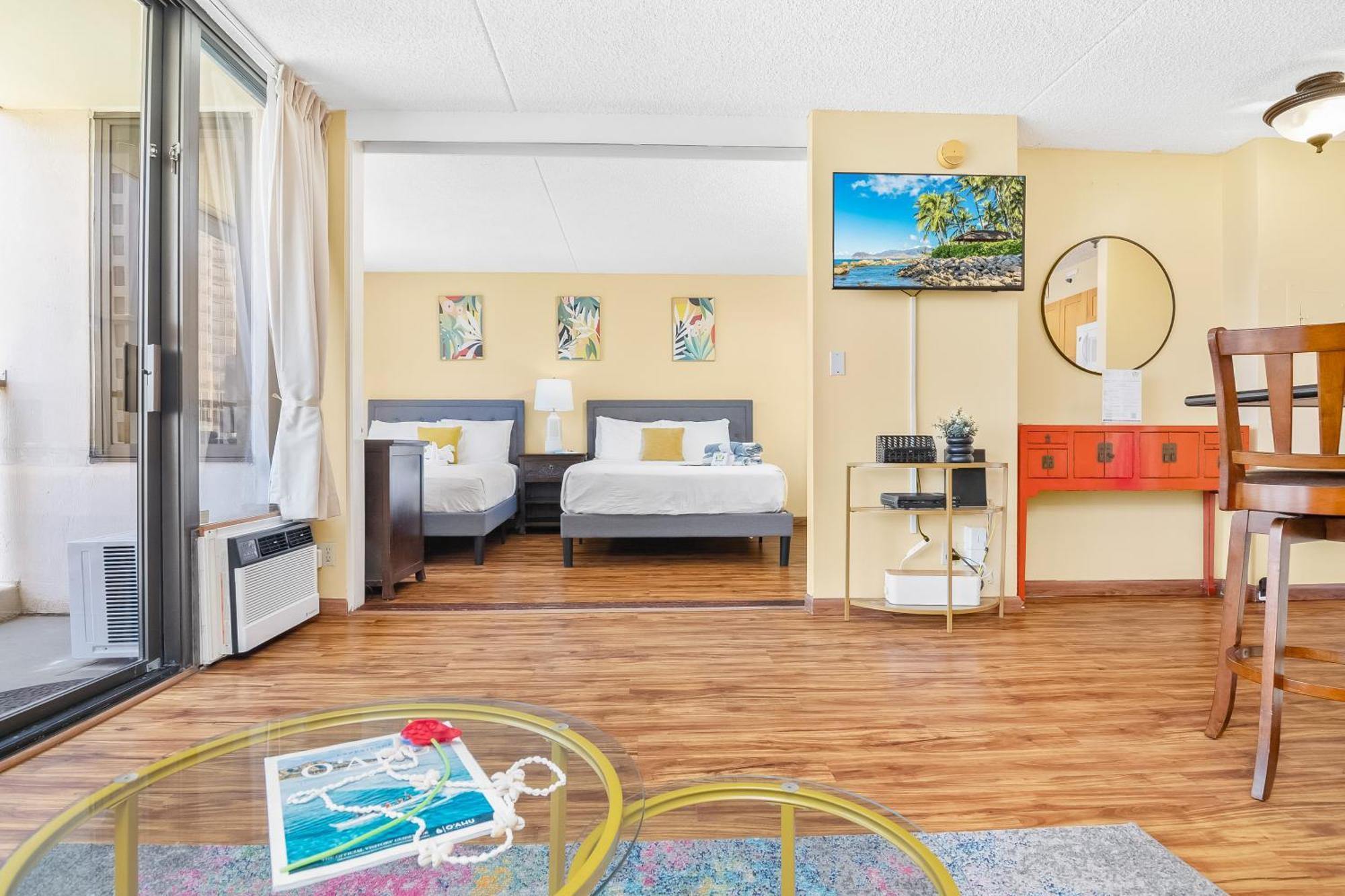 Apartment Beautiful 1br, Steps To Waikiki And Parking *