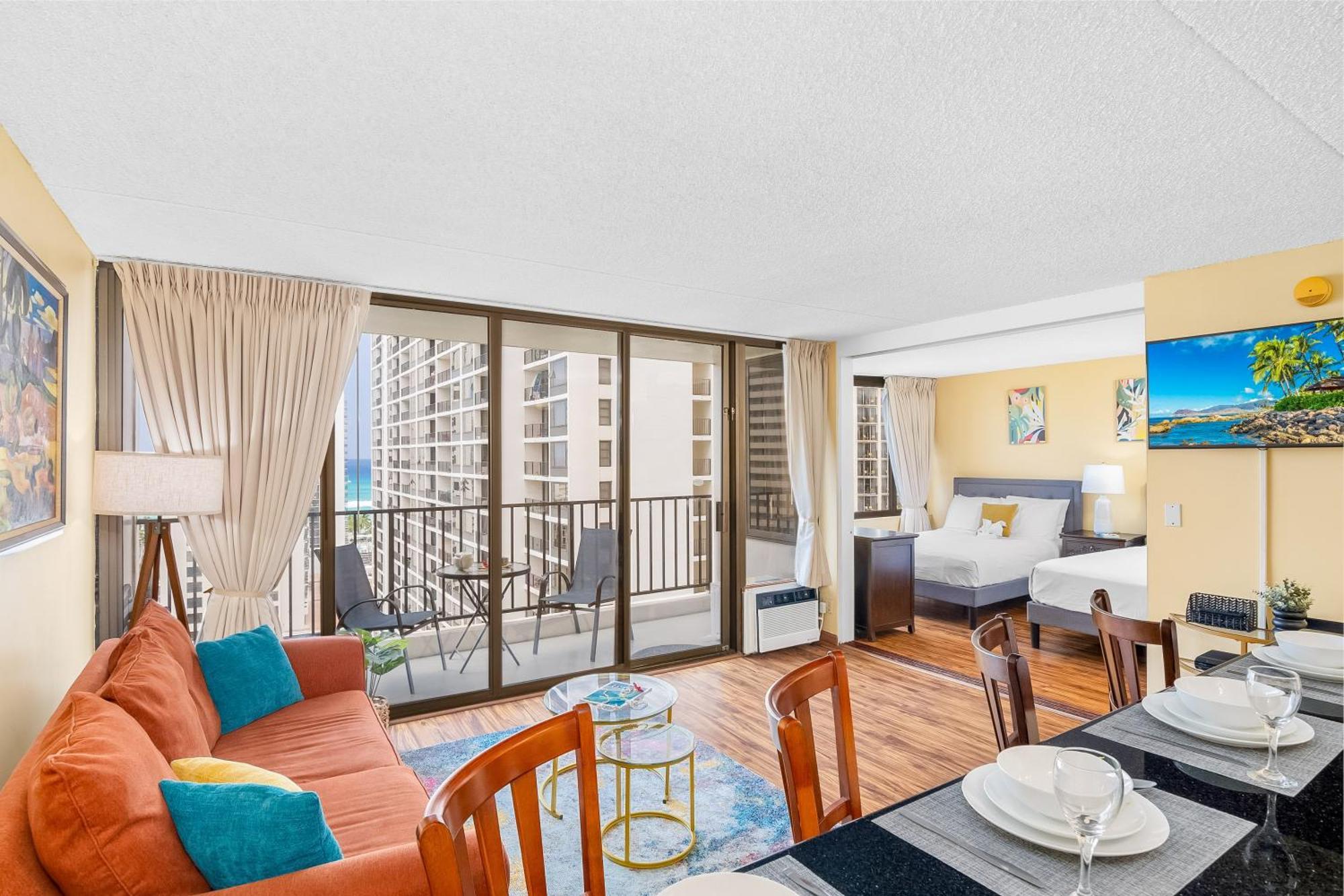Apartment Beautiful 1br, Steps To Waikiki And Parking *