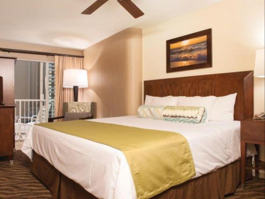 Club Wyndham At Waikiki Walk