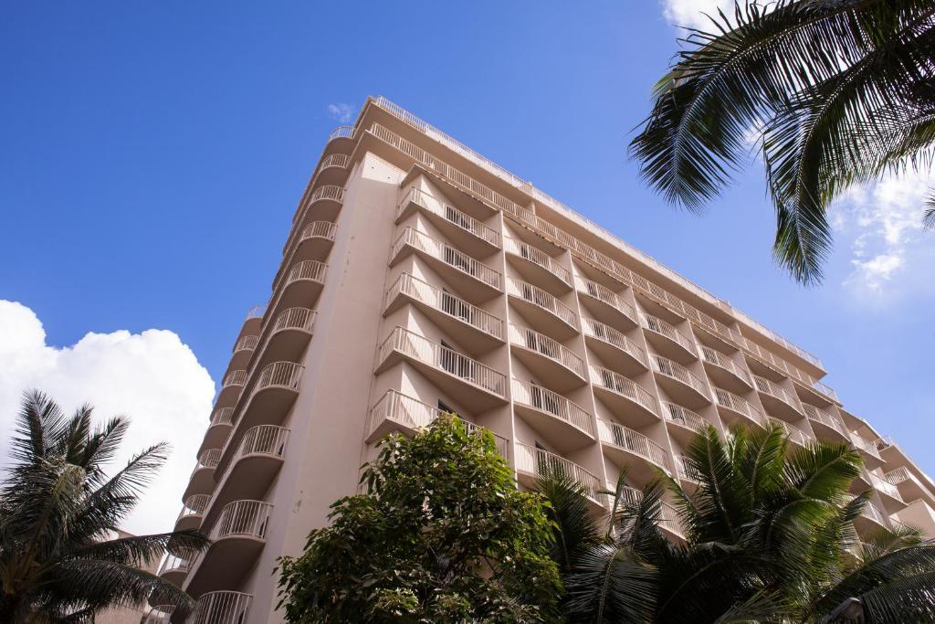 Hotel Club Wyndham At Waikiki Walk 3*