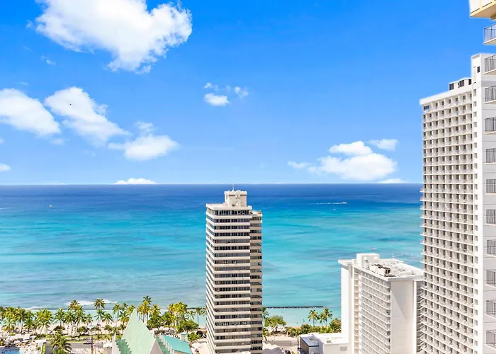 Waikiki Banyan T1-3204