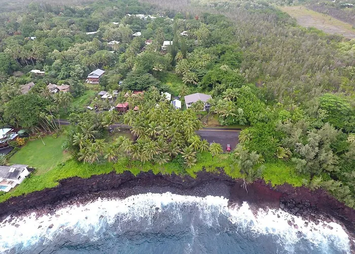 Whale House At Kehena Beach