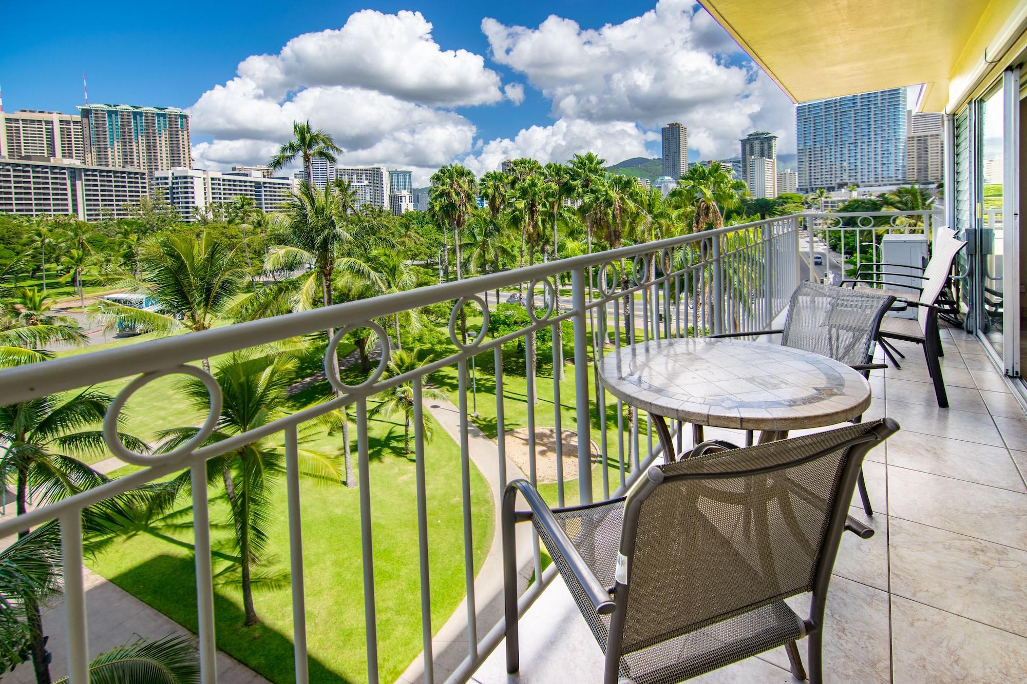 Waikiki Shore By Outrigger *