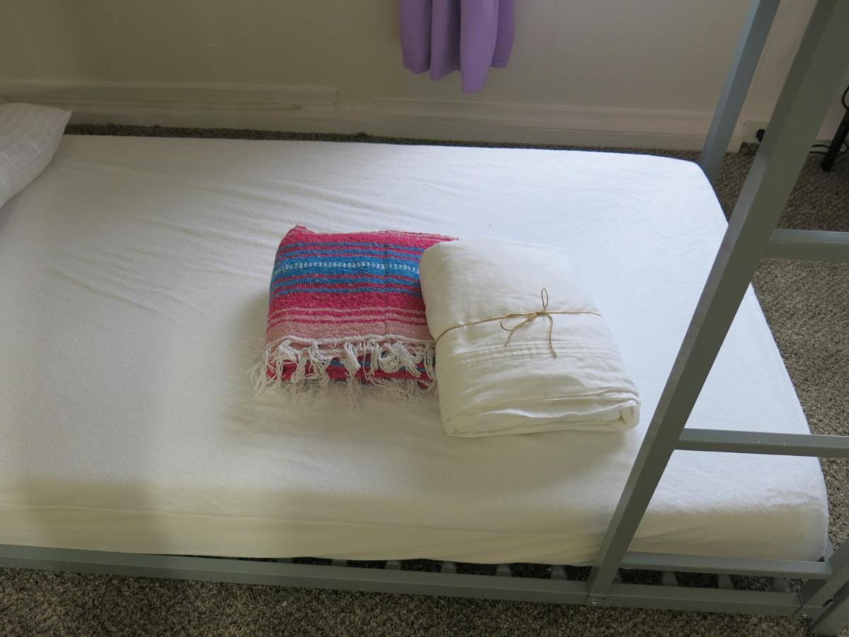 Village Hostel *