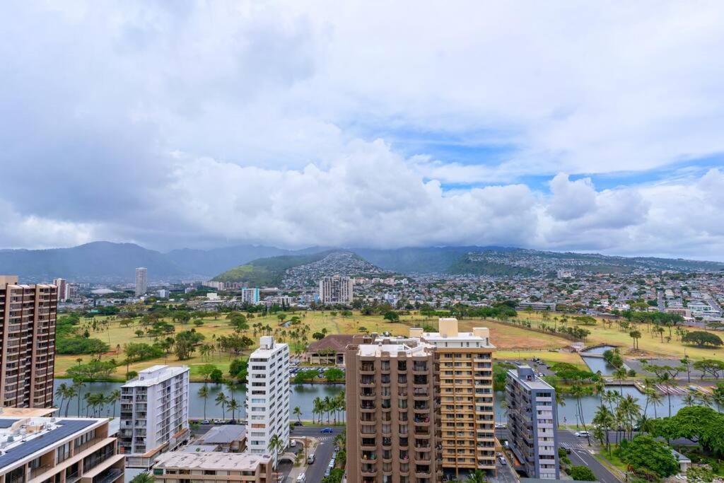 Nani W/golf/mountain/canal View +1 Free Park * Honolulu