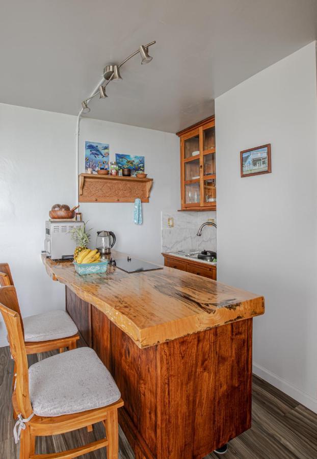 Breezy Beachfront Bali-style Haven 180 Degree Oceanview * Hau'ula
