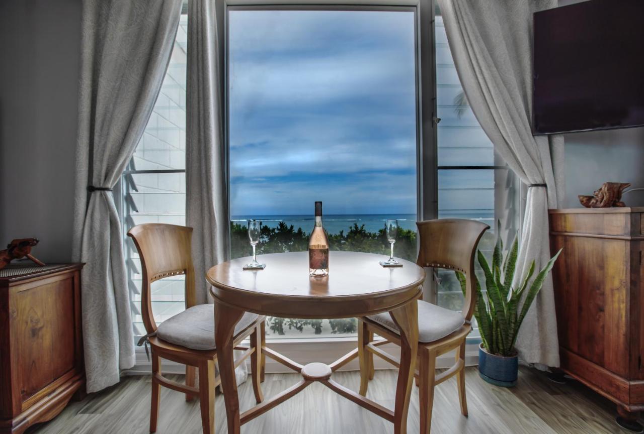 Breezy Beachfront Bali-style Haven 180 Degree Oceanview Hau'ula