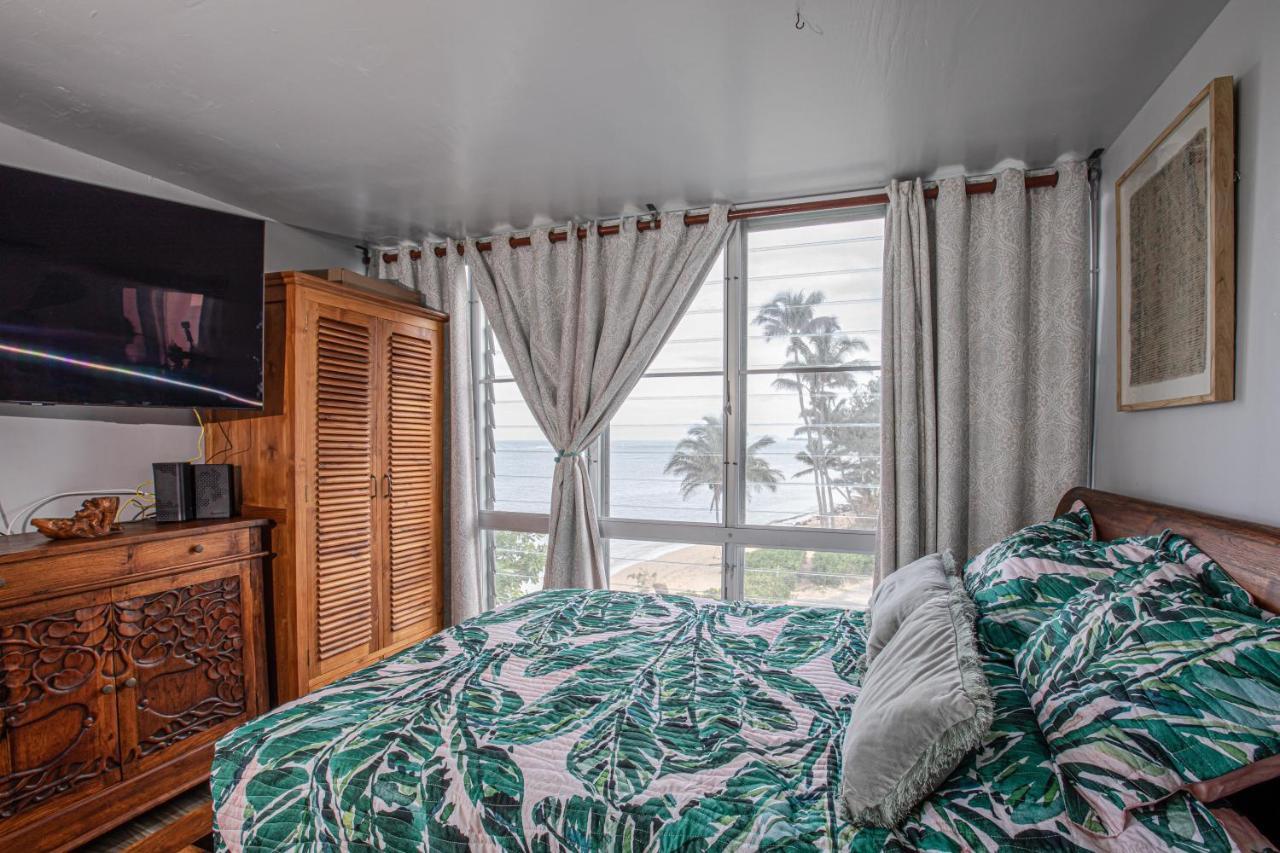 Breezy Beachfront Bali-style Haven 180 Degree Oceanview * Hau'ula
