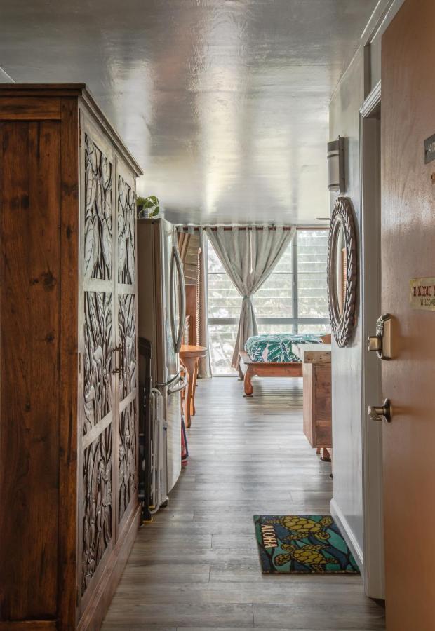 Apartment Breezy Beachfront Bali-style Haven 180 Degree Oceanview Hau'ula