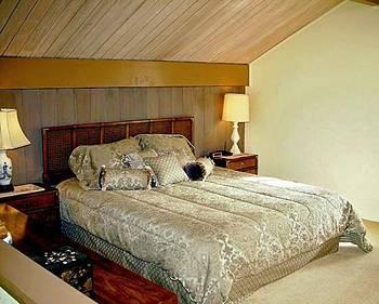 Princeville Oceanfront Hotel