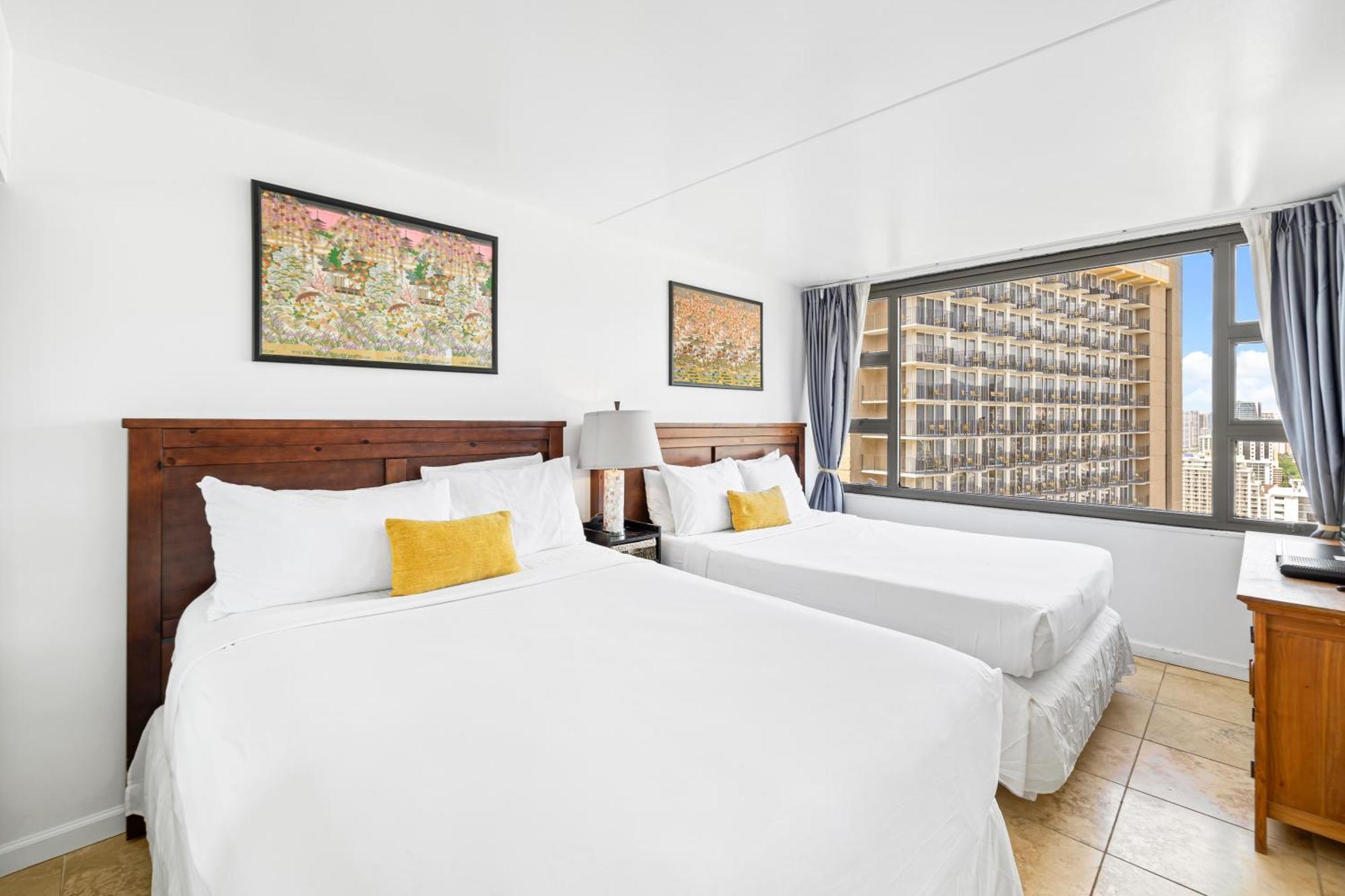 Apartment Waikiki Banyan T1-3204