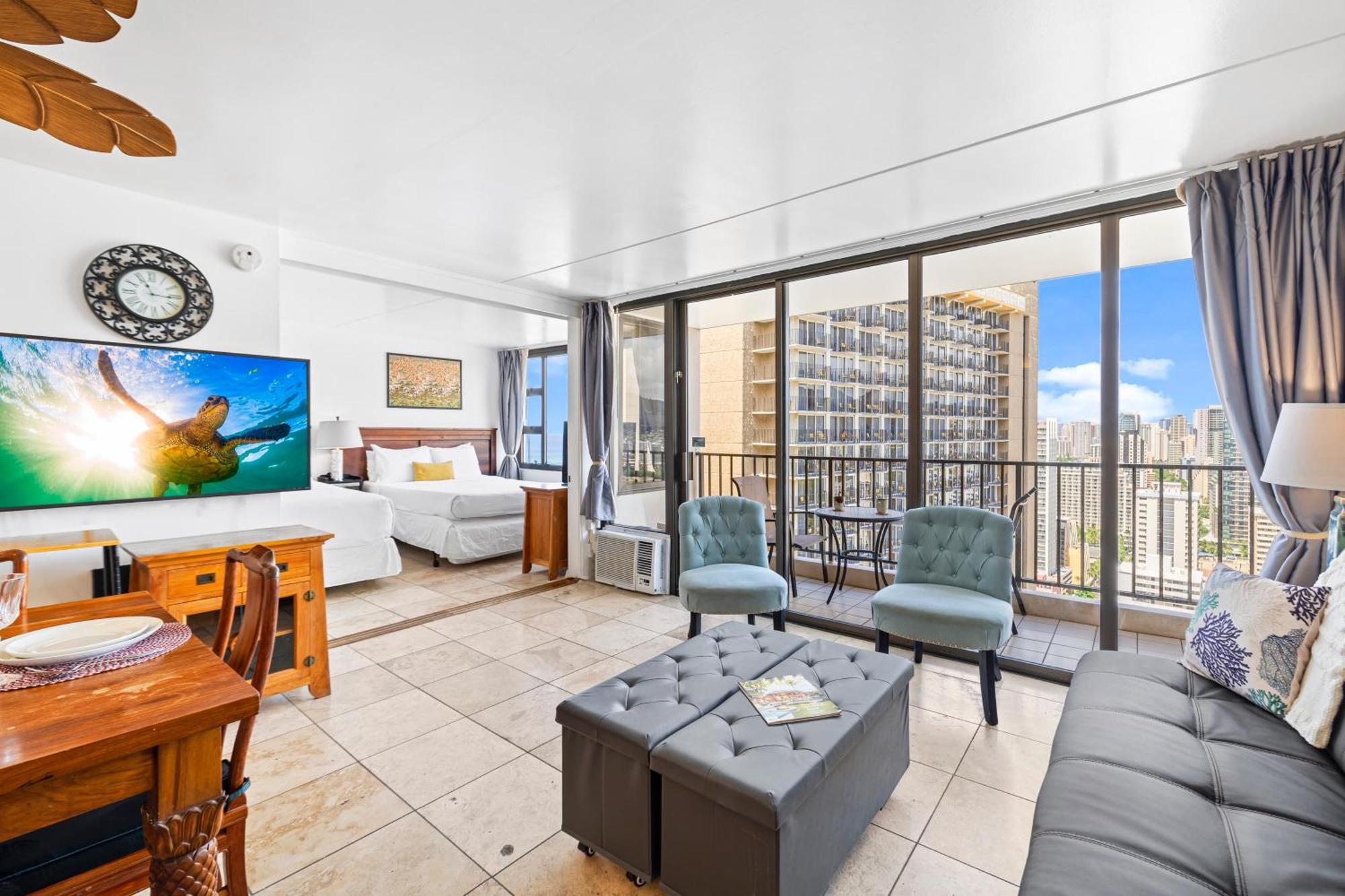 Waikiki Banyan T1-3204