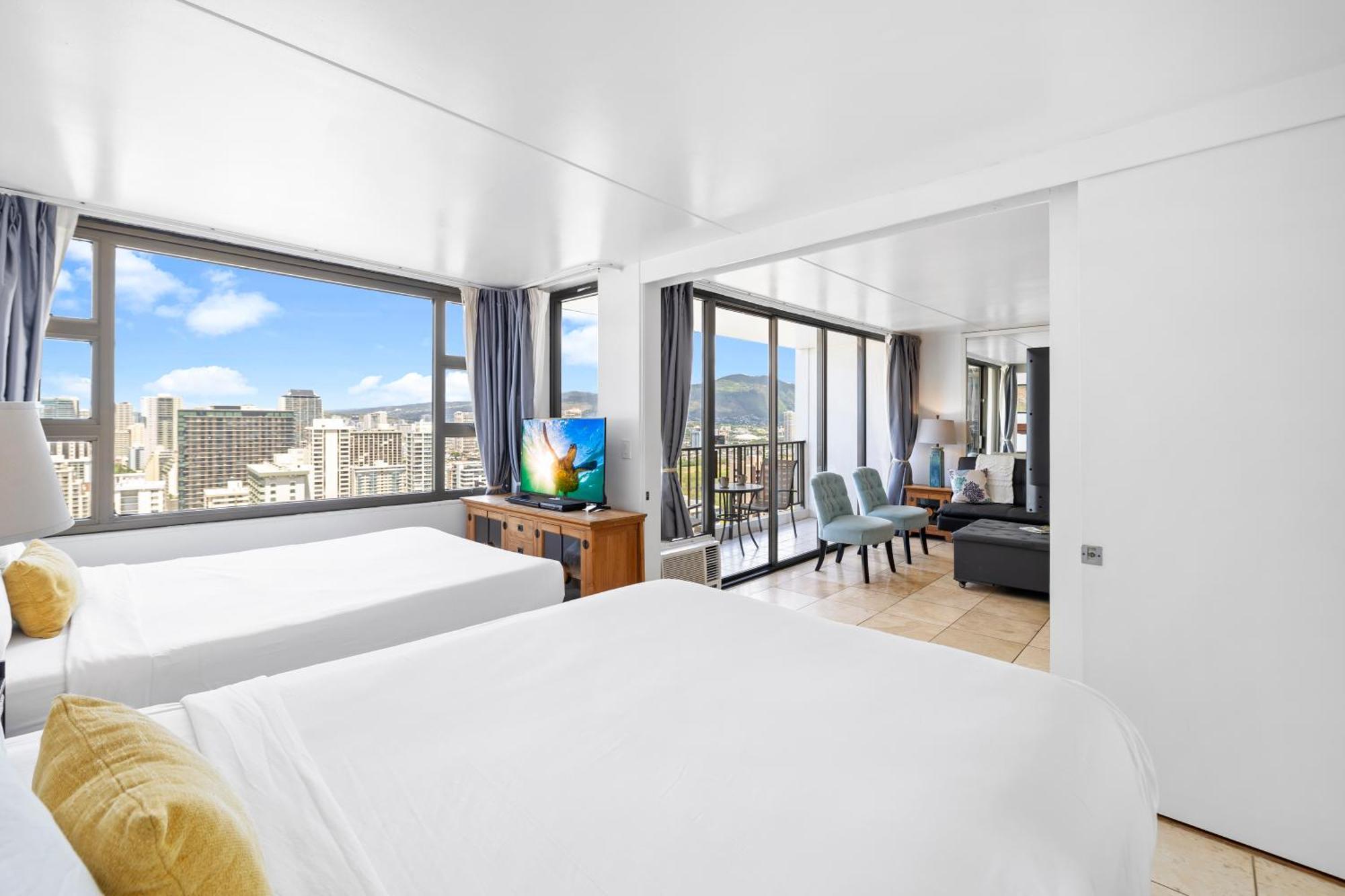 Apartment Waikiki Banyan T1-3204