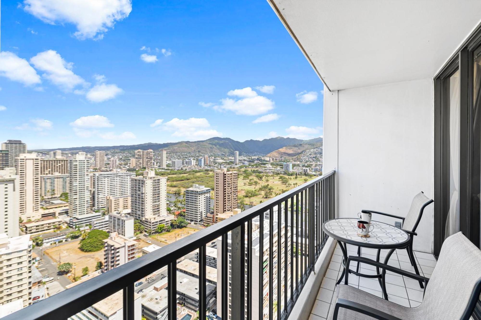 Apartment Waikiki Banyan T1-3204