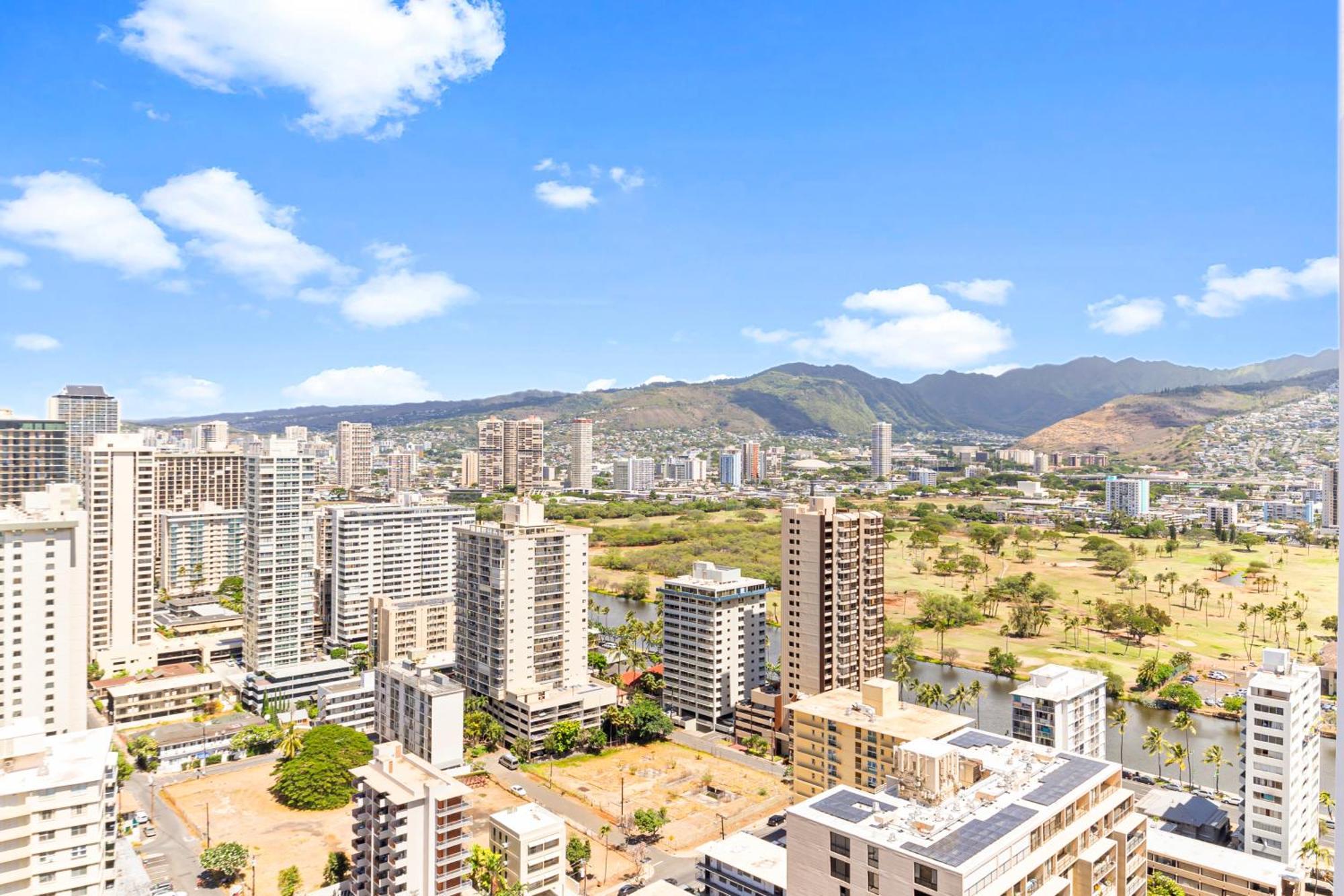 Waikiki Banyan T1-3204 Apartment *