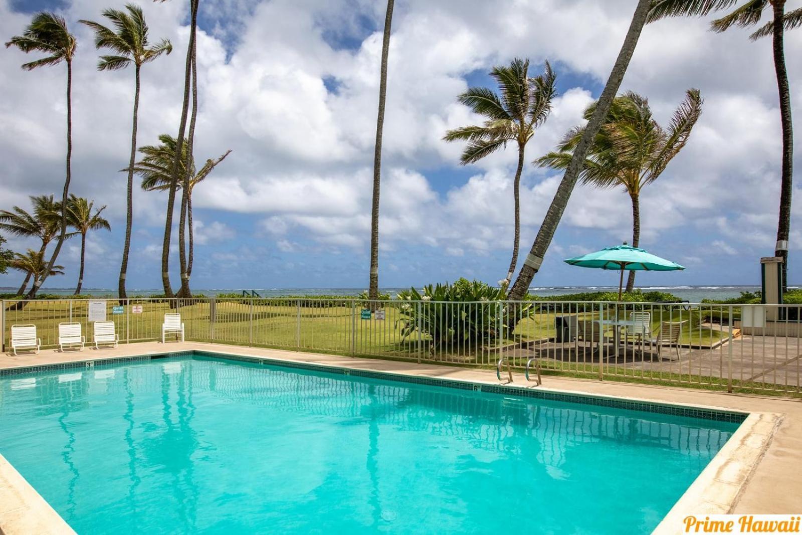 Holiday home Pats At Punalu'u - Beachfront 7 *