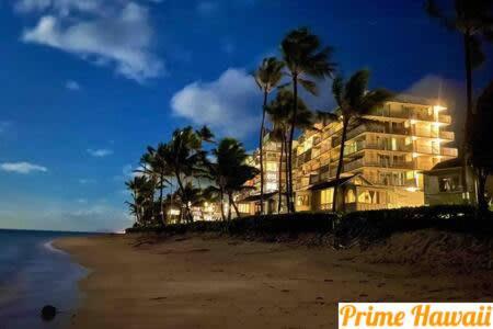 Pats At Punalu'u - Beachfront 7 *
