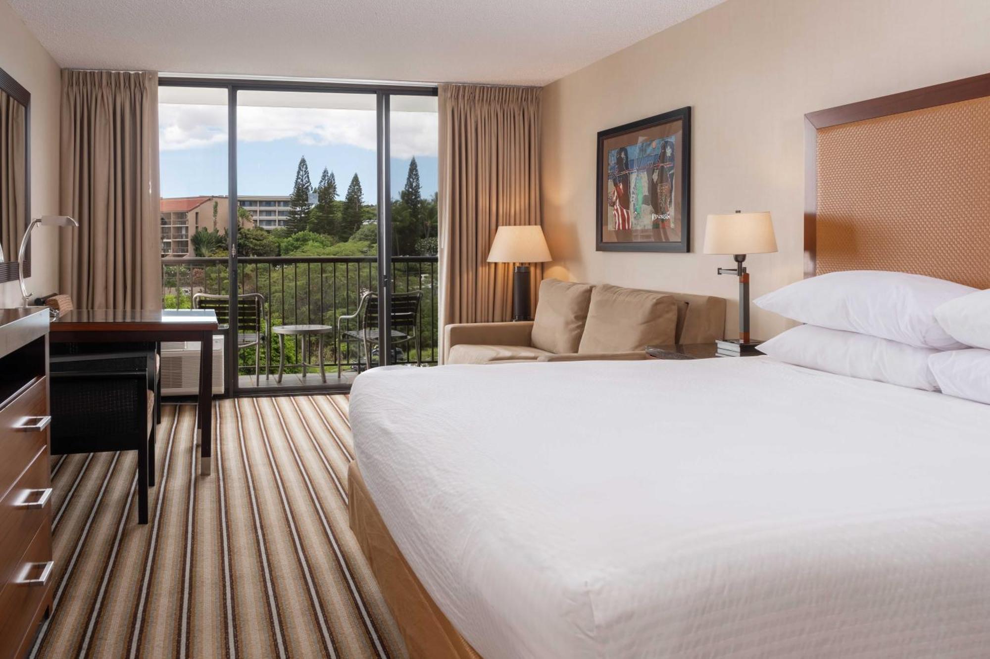 Maui Coast Hotel 3*