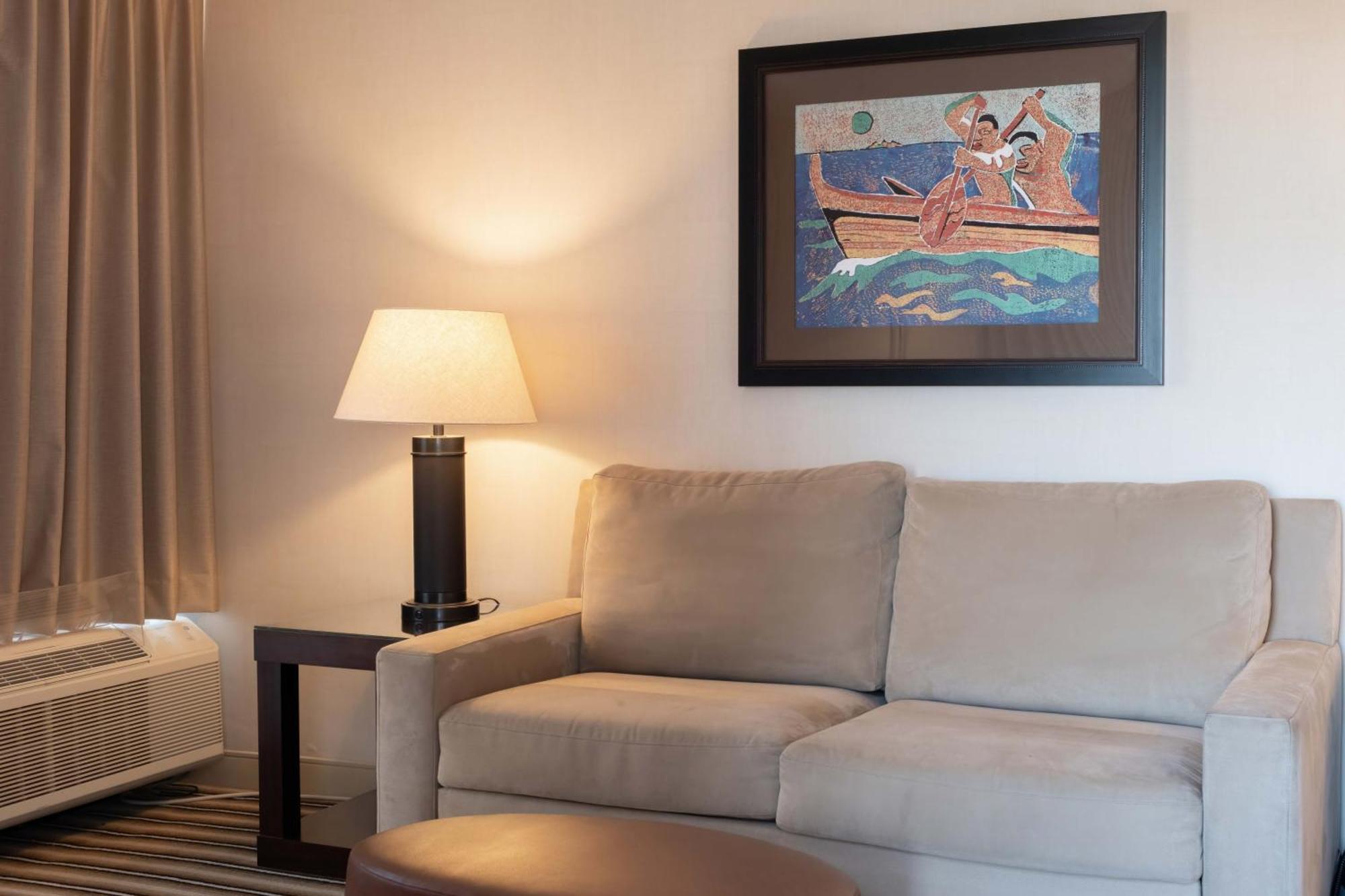 Hotel Maui Coast 3*