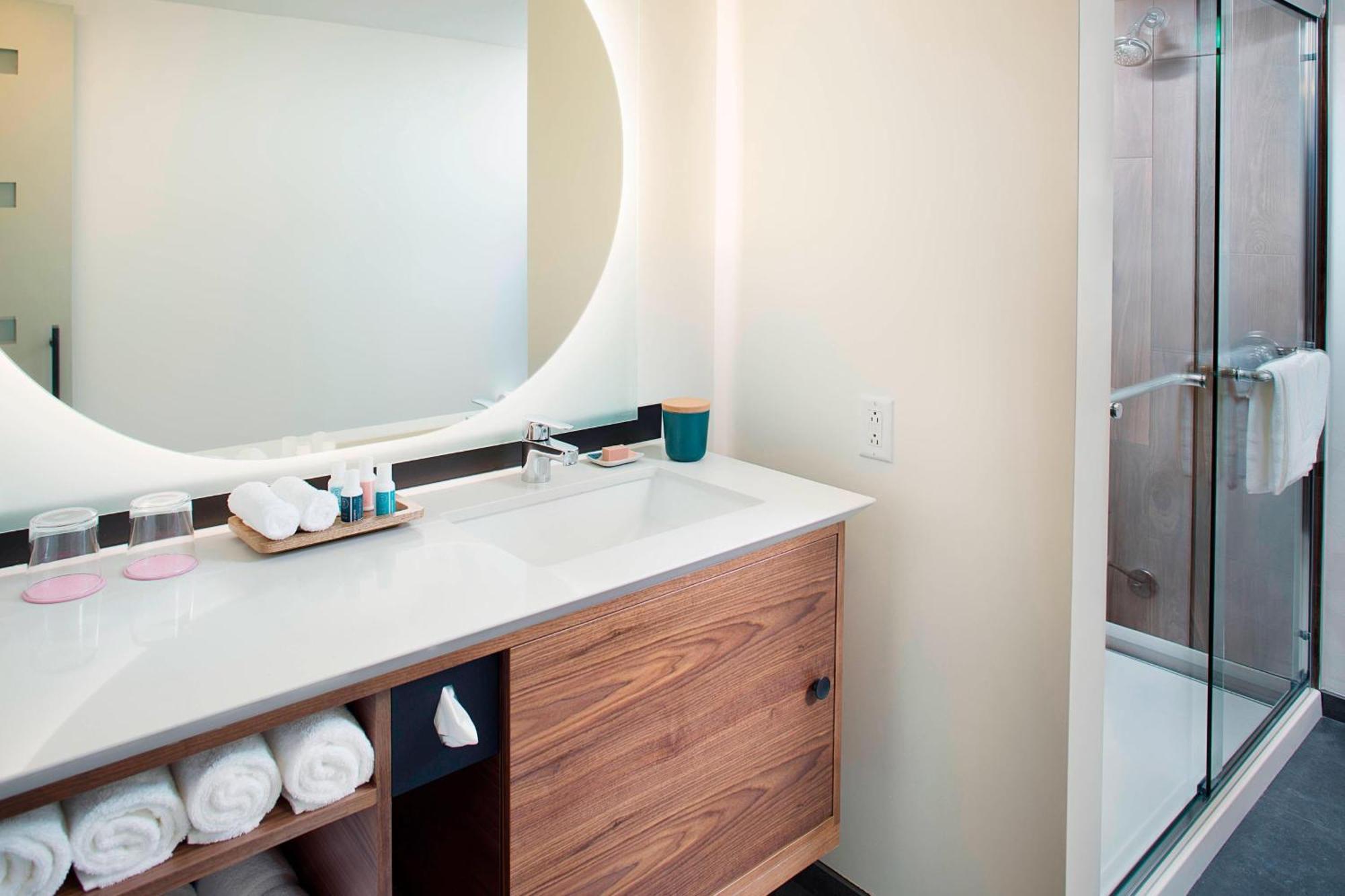 The Laylow, Autograph Collection 4* Honolulu