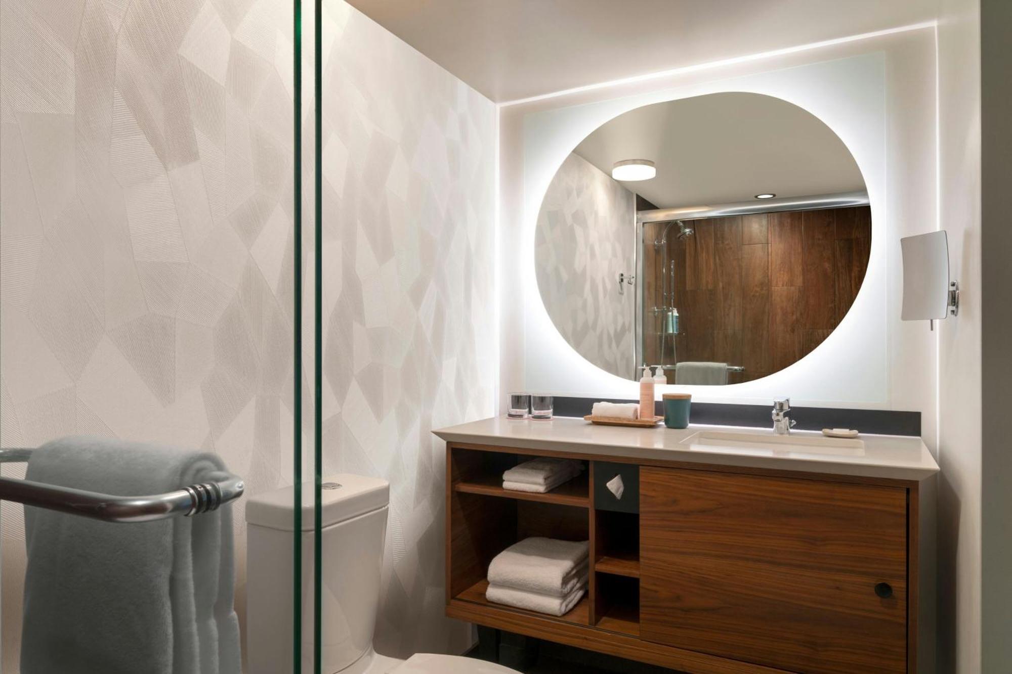 Hotel The Laylow, Autograph Collection