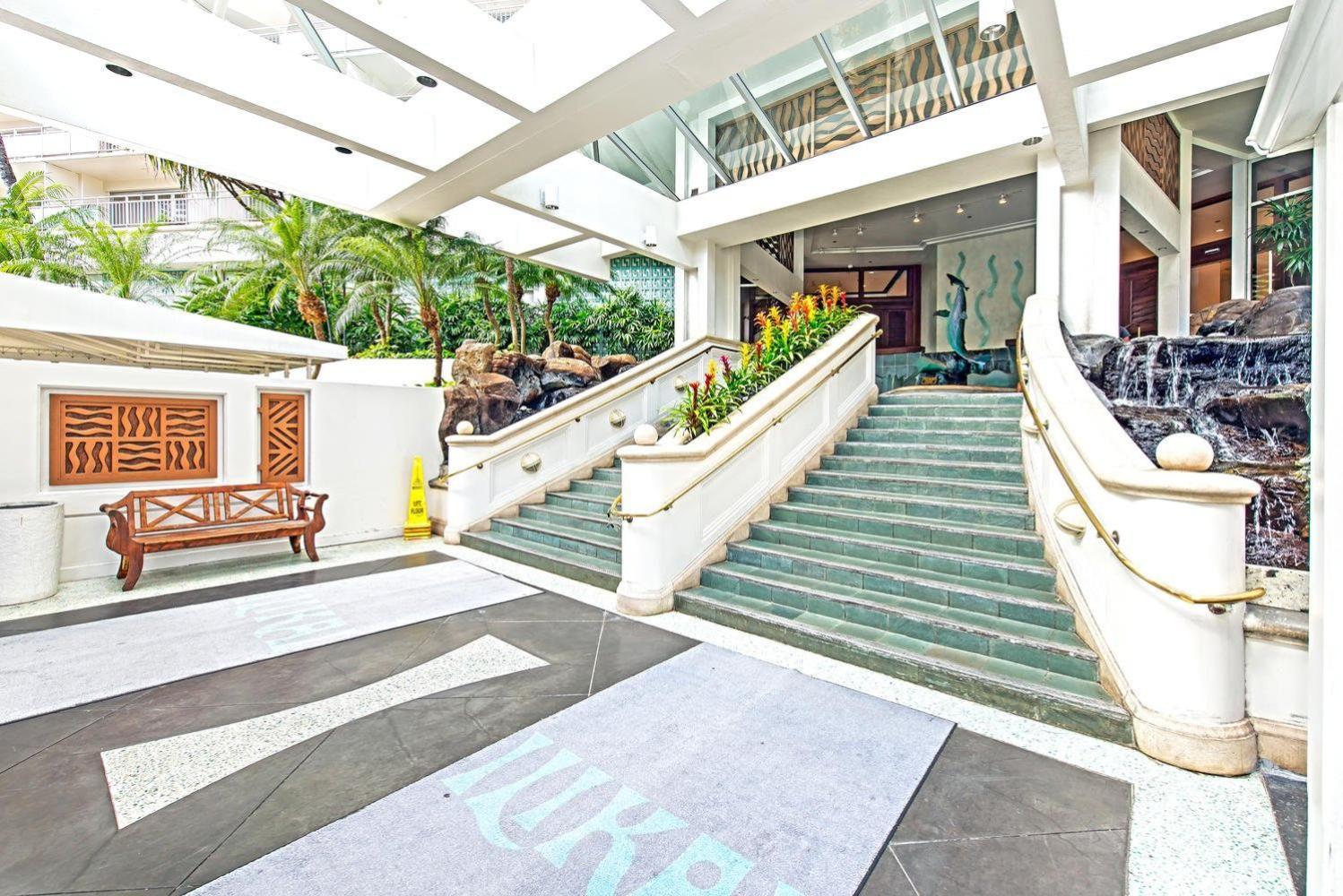 Ilikai Tower 936 Lagoon View 1br