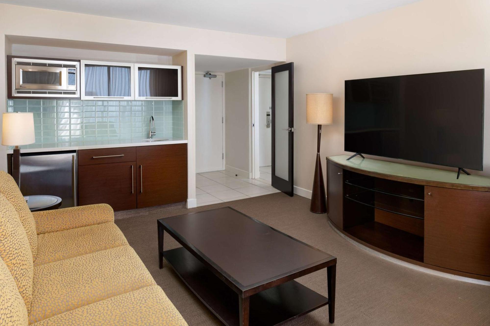 Resort Hilton Waikiki Beach & Spa 4*