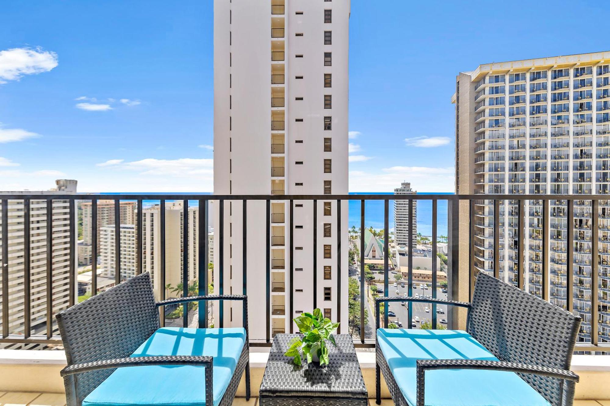 Apartment 1br With Great Ocean Views, 1 Block To Waikiki *