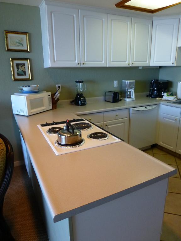 Mahina Surf Aparthotel Lahaina