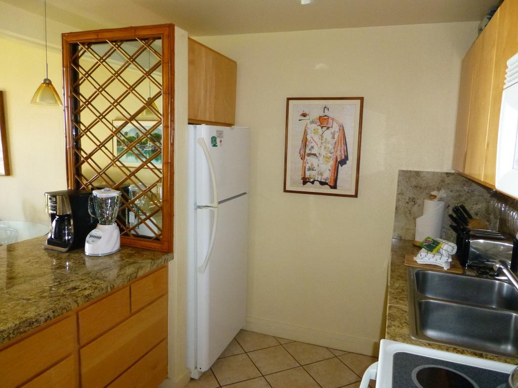 Mahina Surf Aparthotel Lahaina