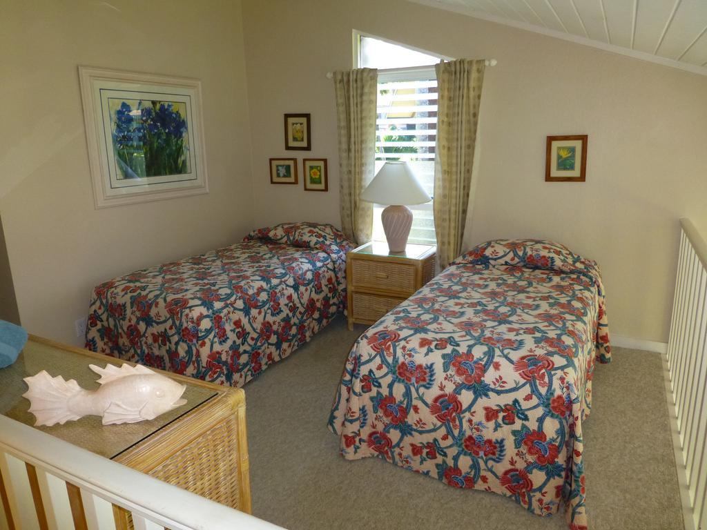 Mahina Surf Aparthotel Lahaina