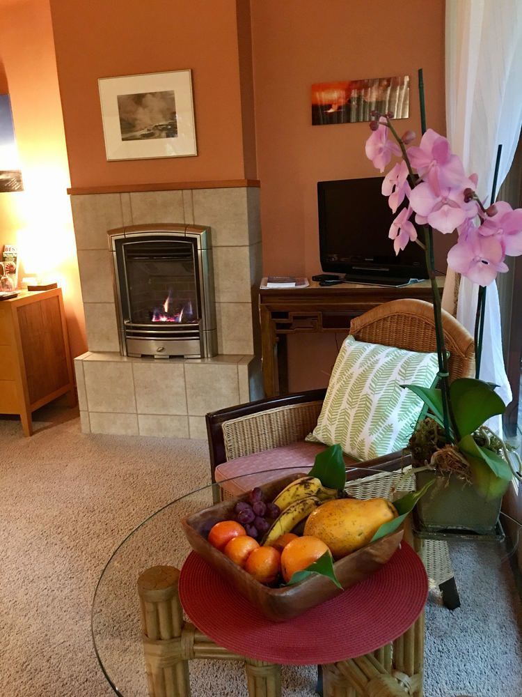 At The Craters Edge (adults Only) Guest house