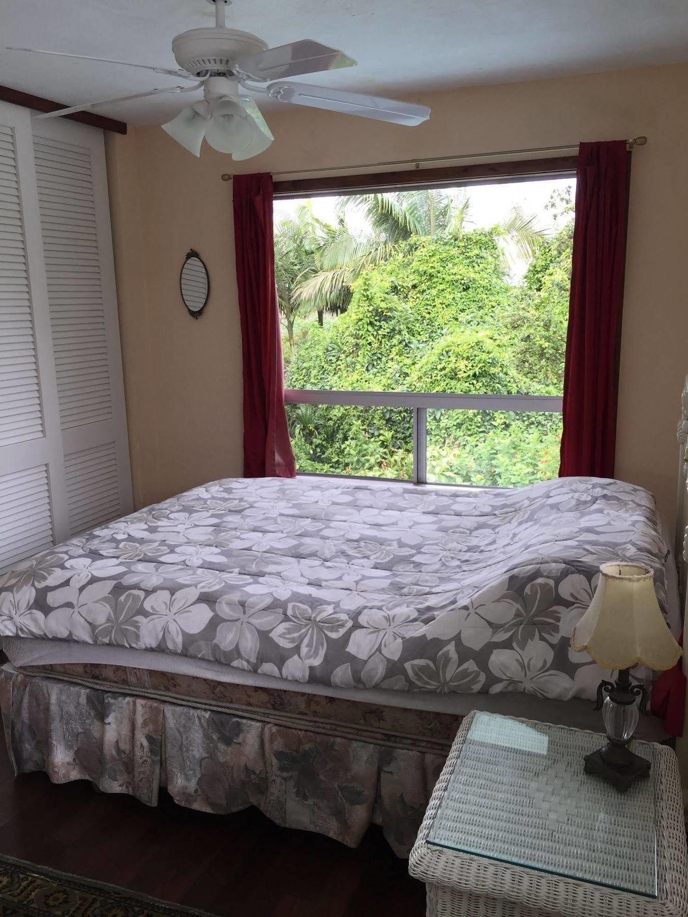 Lava Tree Tropic 4*