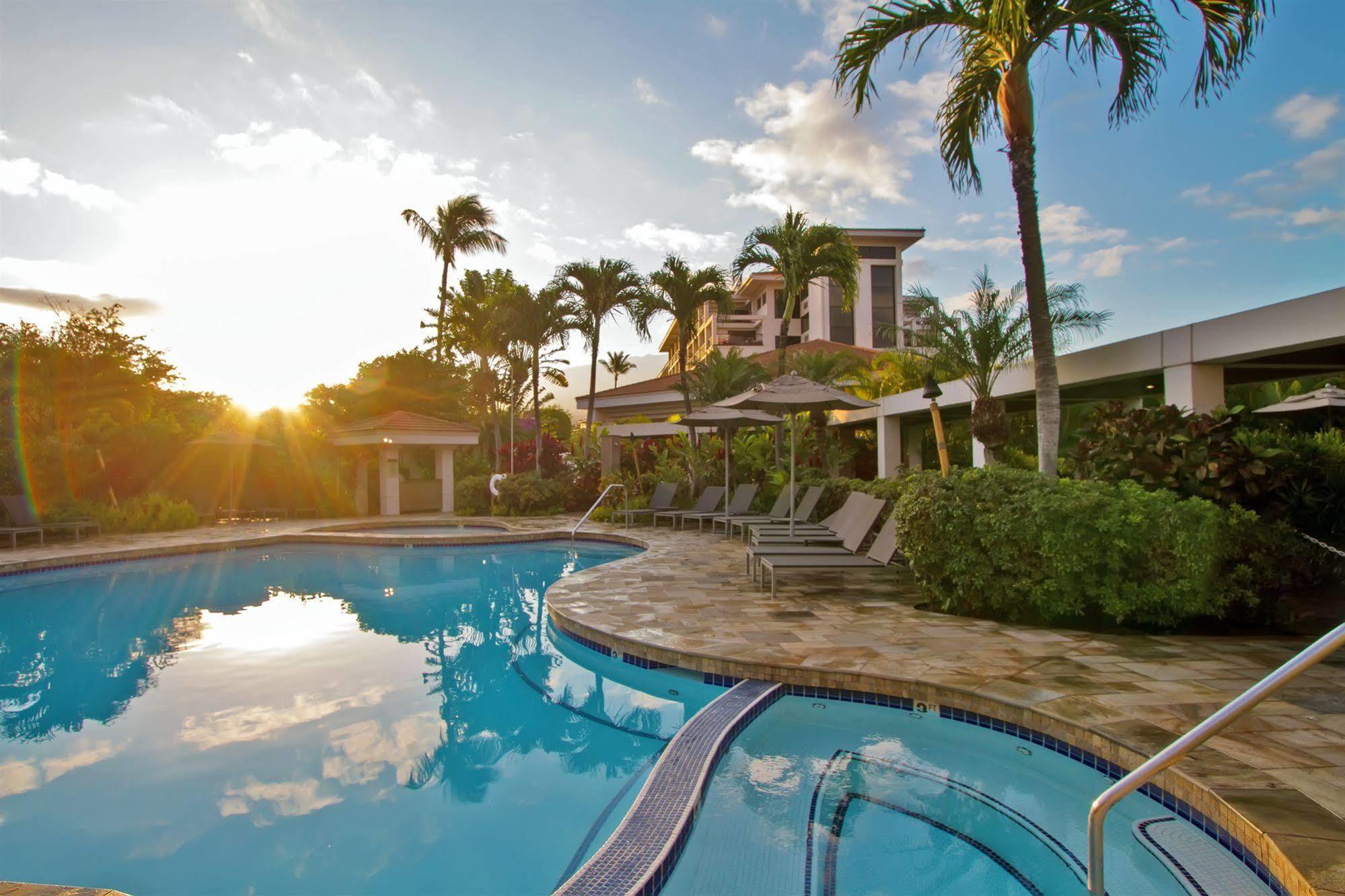 Maui Coast Hotel 3*