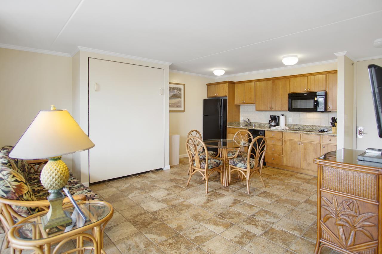 Construction Special At The Waikiki Banyan Free Parking And Wifi * Honolulu