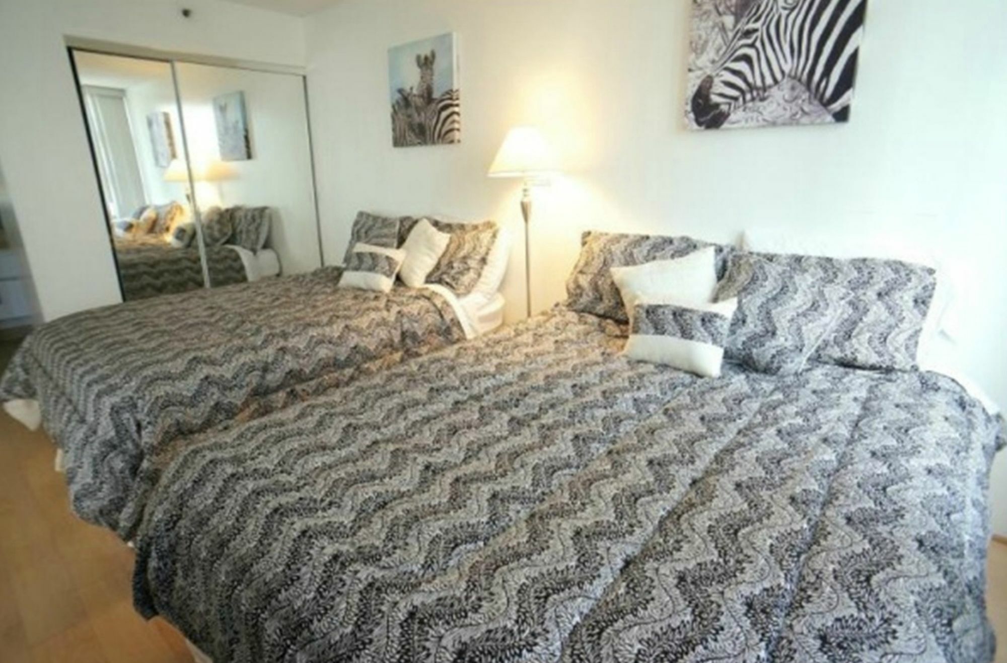 Waikiki Banyan Apt, Walk To The Beach, Free Wi-fi & Parking Apartment Oahu