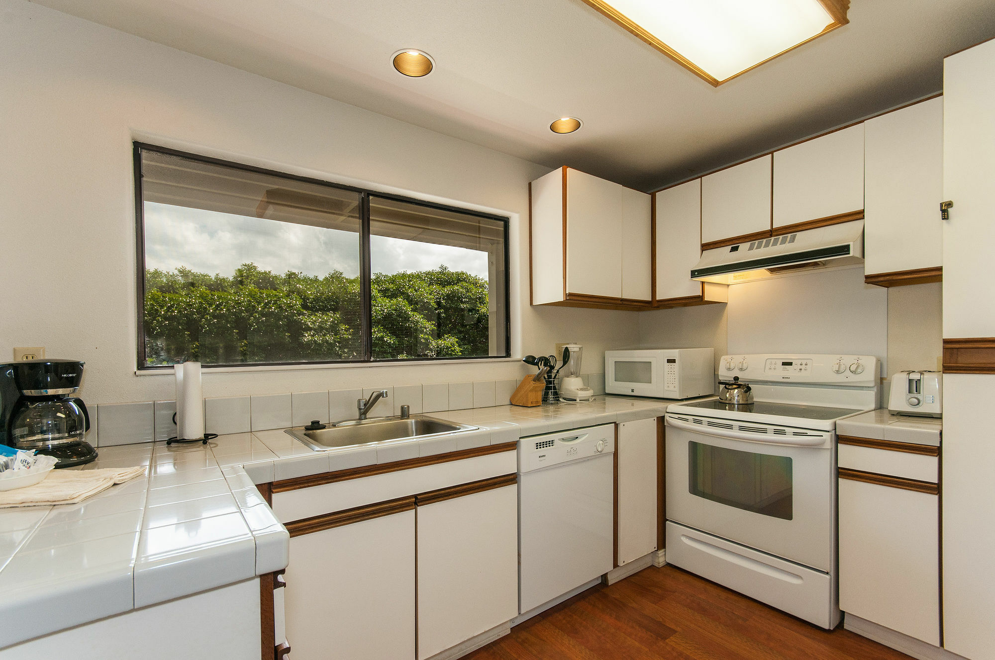 Princeville Oceanfront Hotel