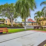 Oceanfront Complex With 2 Pools, Tennis Courts, And Expansive Ocean Views - 10-104