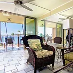 Oceanfront Lahaina Condo With Balcony And Pool Access!