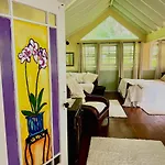 Eco-Boutique Guest House At Aloha Boutique Hotel