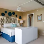 Oceanfront Mana Kai 2 Bedroom Condo