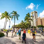 Beautifully Upgraded Studio Close To Waikiki Beach
