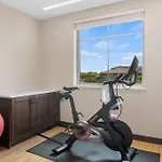 Embassy Suites By Hilton Oahu Kapolei - Free Breakfast