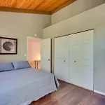 Top-Floor Kailua Bay Resort Condo With Ocean Views!