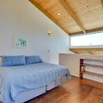 Top-Floor Kailua Bay Resort Condo With Ocean Views!