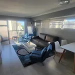 Waikiki Condo 2 Bedrooms 2 Bathrooms With 1 Free Parking Space